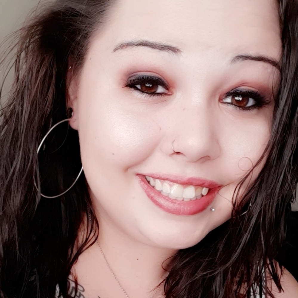 Meet your Posher, Carissa